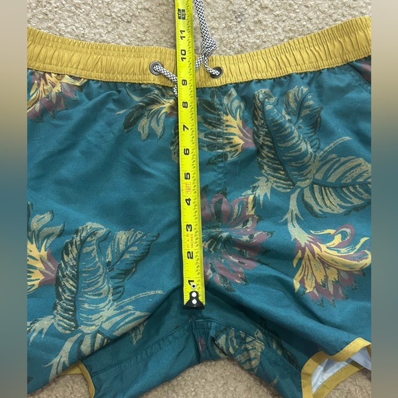 Maamgic Men’s Medium 5” Retro Floral Swim Trunks NWT - Picture 9 of 10